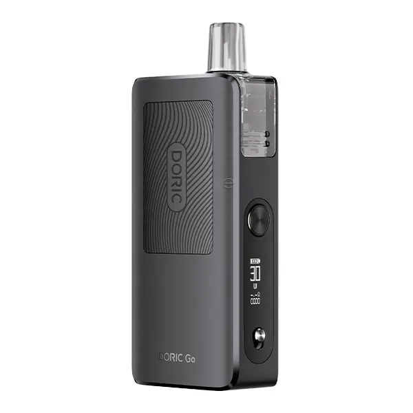 VooPoo Doric Go Pod Kit in Dunkelgrau – kompaktes Pod-System mit gemusterter Oberfläche und seitlichem Display, Schrägansicht