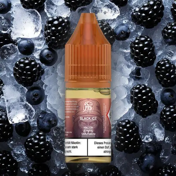 Fumot Black Ice 10ml Nikotinsalz-Liquid von RandM – braune Flasche mit Brombeeren und Eis im Hintergrund