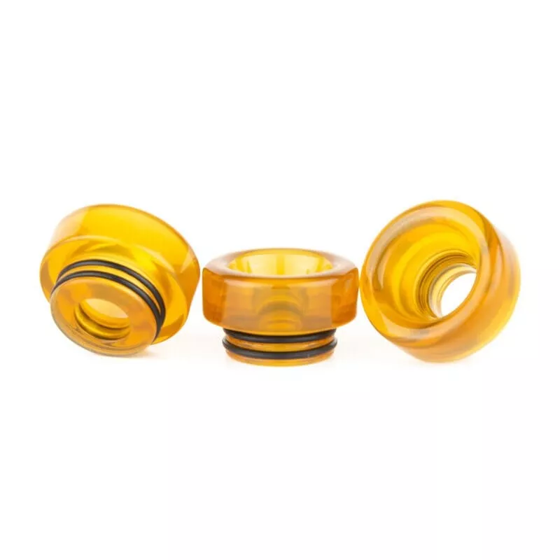 810 DripTip AS154 in Bernsteingelb – drei Ansichten des 18x11mm Kunstharz-Mundstücks