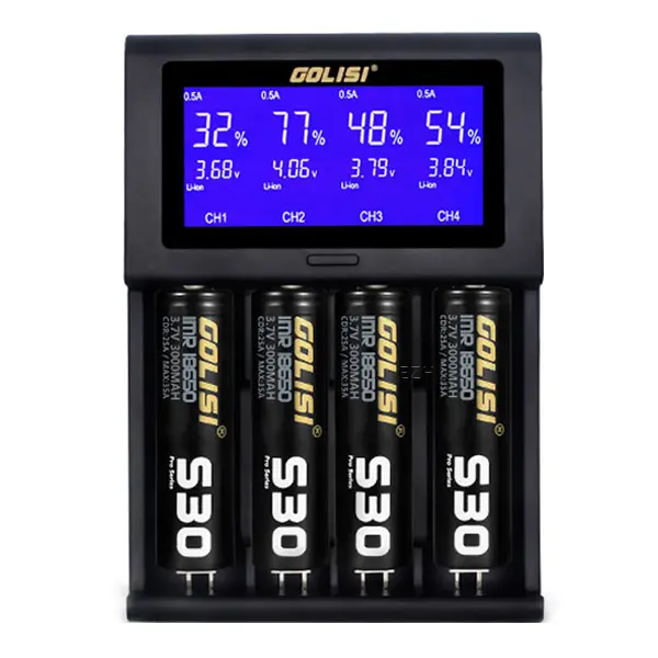Golisi i4 Ladegerät mit 4 eingelegten Akkus und Ladestandsanzeige auf LCD-Display